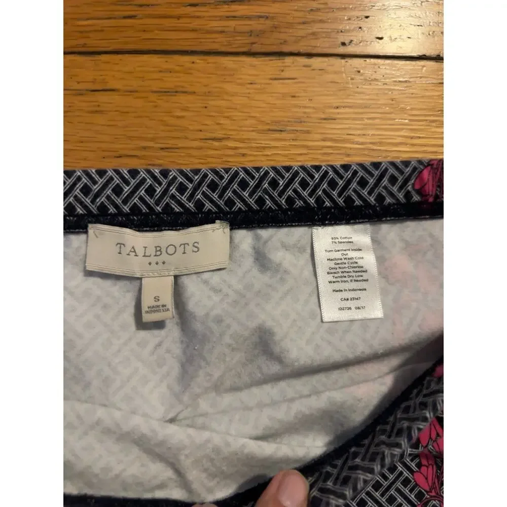 Talbots Women’s Skirt Size S Pink Black Geometric Floral Stretch Pull On Knee